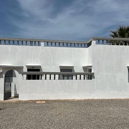 Beachside Bliss: Cozy Surf Villa Mirleft Exteriér fotografie